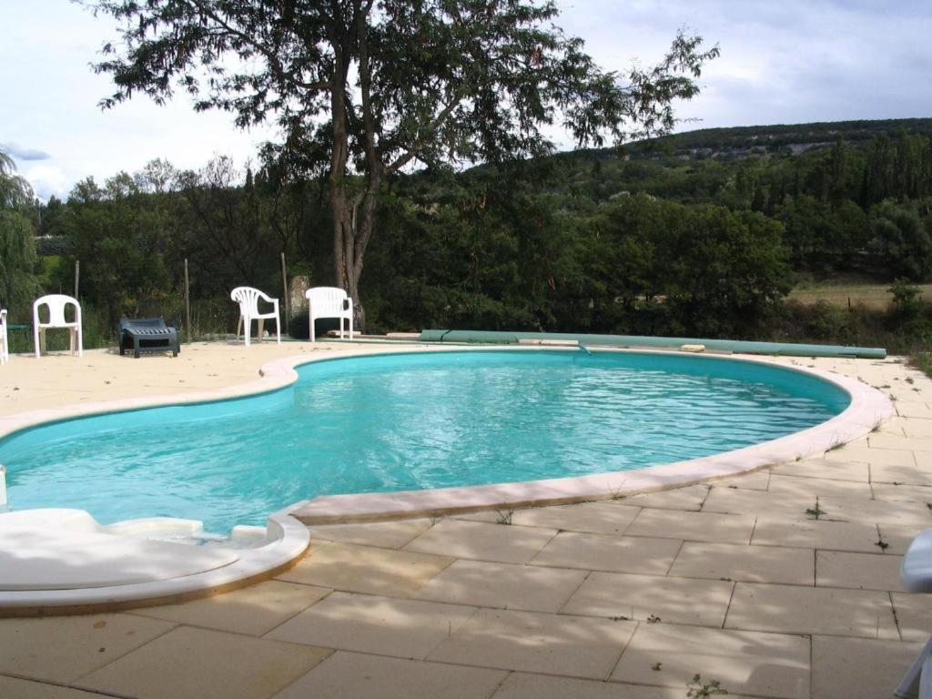 Le Val Leron Bed & Breakfast Valaurie ภายนอก รูปภาพ
