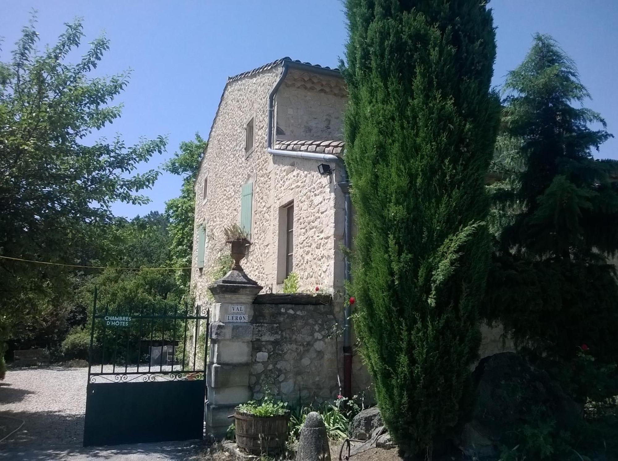 Le Val Leron Bed & Breakfast Valaurie ภายนอก รูปภาพ