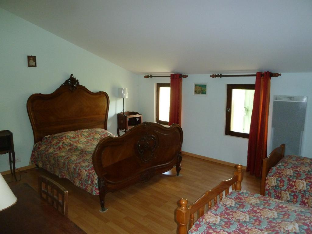Le Val Leron Bed & Breakfast Valaurie ภายนอก รูปภาพ