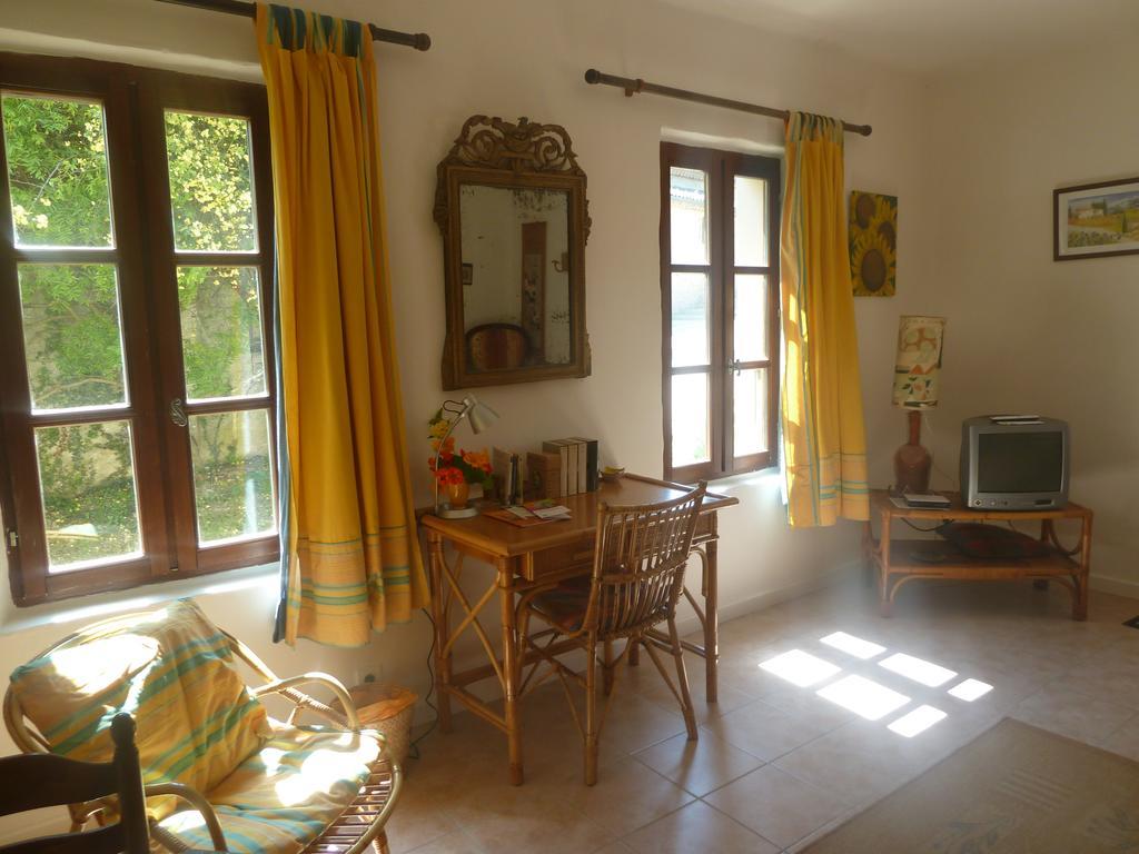 Le Val Leron Bed & Breakfast Valaurie ภายนอก รูปภาพ