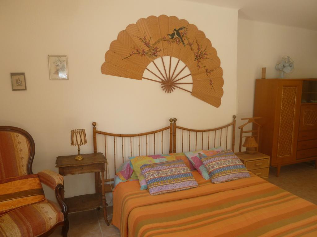 Le Val Leron Bed & Breakfast Valaurie ภายนอก รูปภาพ