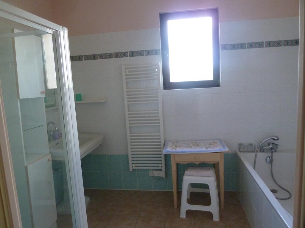 Le Val Leron Bed & Breakfast Valaurie ภายนอก รูปภาพ